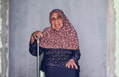 ފޮޓޯ ސްޓޯރީ: 104 އަހަރުގެ ހިނިތުންވުން، "ރީތި ފޮޓޯއެއް ދޯ"