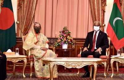 ރައީސް، ހަސީނާއާ ބައްދަލުކުރައްވައިފި