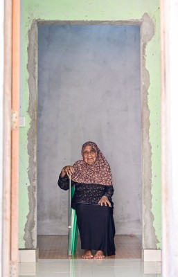 ފޮޓޯ ސްޓޯރީ: 104 އަހަރުގެ ހިނިތުންވުން، "ރީތި ފޮޓޯއެއް ދޯ"