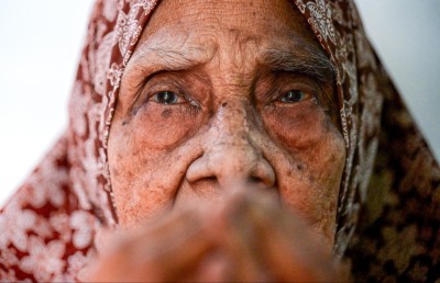 ފޮޓޯ ސްޓޯރީ: 104 އަހަރުގެ ހިނިތުންވުން، "ރީތި ފޮޓޯއެއް ދޯ"