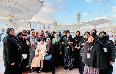 ޒުވާނުންނާ އެކު އުމްރާ ދަތުރުތަކުން އުފާވެރިކަން