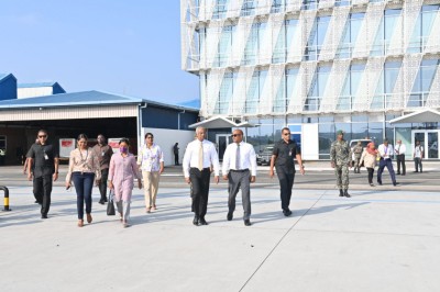 ރަސްމީ ދަތުރުފުޅެއްގައި ރައީސްގެ ދެކަނބަލުން އަލިފުއްޓަށް