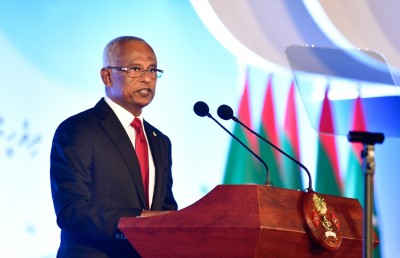 ސިޔާސަތުތައް އަވަހަށް ތަންފީޒުކުރެވޭނީ ސިޔާސީ މީހުންނާއި ސިވިލް ސާވެންޓުން ބޮޑަށް ގުޅިގެން: ރައީސް