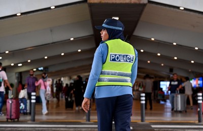 އެއާޕޯޓުގައި ހަމަނުޖެހުން ހިންގި ލަންކާ މީހަކު ހައްޔަރުކޮށްފި