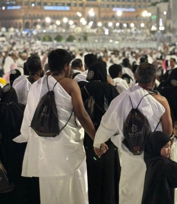 ޒުވާނުންނާ އެކު އުމްރާ ދަތުރުތަކުން އުފާވެރިކަން