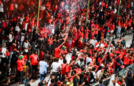 އަޑިއަޅާލަމުން ދިޔަ ފުޓްބޯޅަ ބަދަލުކޮށްލި ދެ ކޯޗުން