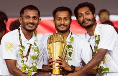 އޭދަފުށީ ޓީމަށް އެ ރަށުން ރަތްދޫލައިގެ މަރުހަބާއެއް