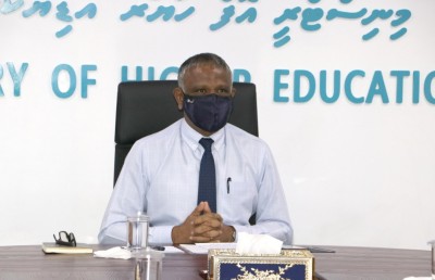 ޗާޓާޑް އެކައުންޓެންޓުން ތަމްރީންކުރަން ސަރުކާރުން 150 ސްކޮލަޝިޕަށް ހުޅުވާލައިފި