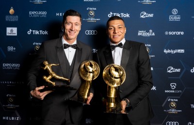 ގްލޯބް ސޮކާ އެވޯޑްސްގެ އަހަރުގެ މޮޅު ކުޅުންތެރިޔާގެ އެވޯޑް އެމްބާޕޭ އަށް