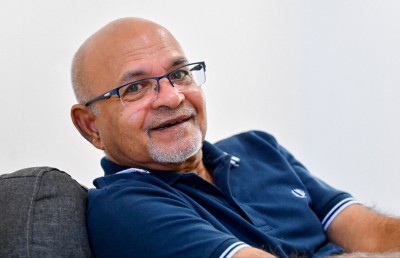 ގިނަ ޕީއެޗްޑީތަކާ އެކު ފަހުރުވެރި އާއިލާ؛ މިއީ އޮގަރު ފާއިޒާގެ ހުވަފެން