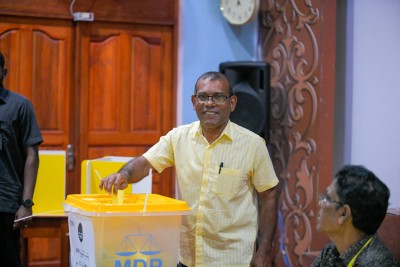 ވޯޓު އޮޅުވާލެއްވި ކަމަށް ރައީސް ނަޝީދު ތުހުމަތު ކުރައްވައިފި