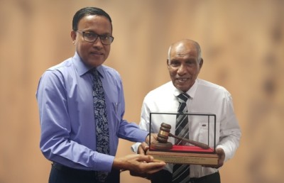 50 އަހަރުގެ ގައުމީ ހިދުމަތުގައި އިދުރީސް: އާދައިގެ ވާހަކައެއް ނޫން!