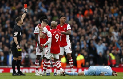 ސިޓީން ފަހު ވަގުތު އާސެނަލް ބަލިކޮށް، ޖެހިޖެހިގެން 11 މޮޅު