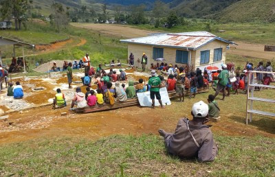 ޕަޕުއާ ނިއު ގިނީގައި "މިނިމަސް ކަނިކޮށް" ފޮޓޯތަކެއް