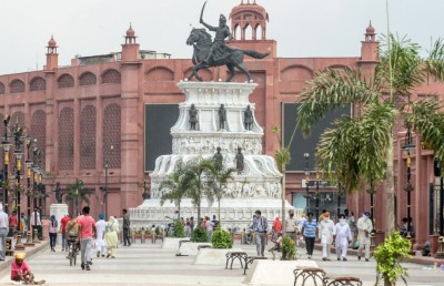 އިންޑިއާގެ ފައްޅިއެއްގައި ފިތިބާރުވެގެން 12 މީހަކު މަރުވެއްޖެ