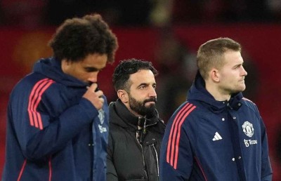 ޔުނައިޓެޑް ކުޅުންތެރިން ނަފްސާނީ އުނދަގޫ ކުރިމަތިވެފައި