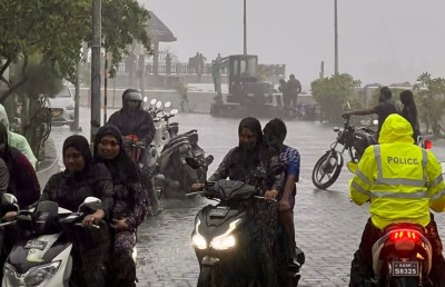 މެދުނުކެނޑި ވާރޭވެހި މުޅި މާލޭގައި ފެންބޮޑުވެއްޖެ، ފުލުހުންނާއި ސިފައިން އެހީތެރިކަން ފޯރުކޮށްދެނީ