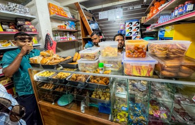 އޮފީހަށް ދާއިރު އަތުގައި ހެދިކާ ކޮތަޅެއް!