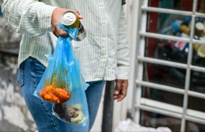 އޮފީހަށް ދާއިރު އަތުގައި ހެދިކާ ކޮތަޅެއް!