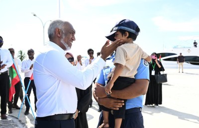 ދިއްކޮށްލި ނޯޓުކޮޅާއެކު ބައްޕައާ ބައްދަލުކުރުމުގެ ފުރުސަތު ލިބިއްޖެ