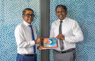 ގޯލްޑަން އިޔާ ސިމްޕެެކެއް އުރީދޫން ތައާރަފްކޮށްފި