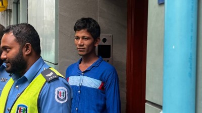 މިސްކިތެއް ތެރޭ ކުޑަކުއްޖަކަށް ޖިންސީގޯނާ ކުރި ކަމަށް ބުނެ ބިދޭސީއަކަށް ހަމަލާދޭން އުޅެފި