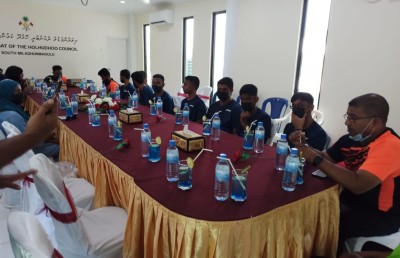 ގައުމީ ޖޫނިއާ ބެޑްމިންޓަންގެ ހޮޅުދޫ އާއި މާލޭގެ ޕޫލް އެކުގައި ކޭމްޕަށް