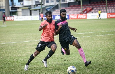 ޔޫވީ ބަލިކޮށް އީގަލްސް ފުރަތަމަ މޮޅު ހޯދައިފި