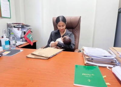 ޗުއްޓީ އިިތުރުކޮށް ނުދިނުމުން ދަރިފުޅު ގޮވައިގެން އޮފީހަށް