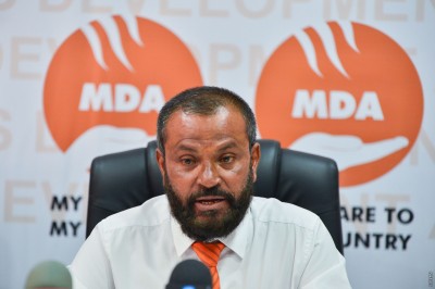 ސިނާއީ ތަންތަނުން ބޭރު މީހުންނަށް ބިން ވިއްކުމަކީ ކުދި ވިޔަފާރިތައް މަރާލުން: އާމިރު