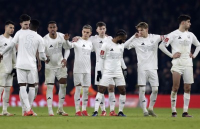 އެކަކު މަދުކޮށް ކުޅެގެން ވެސް ޔުނައިޓެޑުން އާސެނަލް ކަޓުވާލައިފި