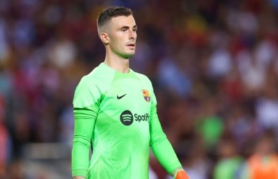 ޓީމުގެ ބައްދަލުވުމަށް ގަޑިޖެހުމުން ބާސާގެ ކީޕަރު ބެންޗަށް ބަދަލުކޮށްފި