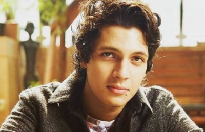 "ލަވް ސްޓޯރީ" ގެ ބަތަލާގެ ދަރިއަކު ބޮލީވުޑަށް