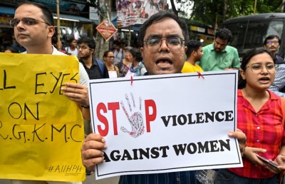 އިންޑިއާގައި އެތައް އަހަރެއް ވަންދެން ކުއްޖަކު ރޭޕްކުރި 49 މީހަކު ހައްޔަރުކޮށްފި