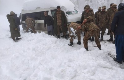 ޕާކިސްތާނުގައި ސްނޯގެ ތެރޭގައި ތާށިވެ 21 މީހުން މަރުވެއްޖެ