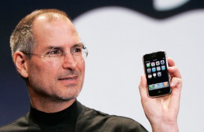 އައިފޯނަށް 15 އަހަރު؛ ފުރަތަމަ އައިފޯނު ހަނދާން އެބަހުރިތަ؟