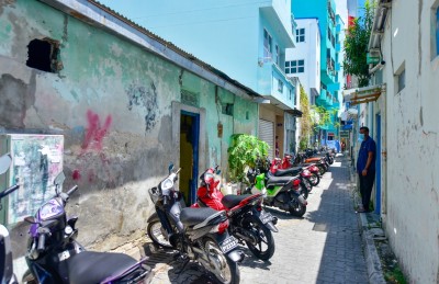 ފަޅުގެއެއްގެ ދޮރު ހަލާކުކޮށްލައިގެން ވަންނަން އުޅުނު ބަޔަކު ހައްޔަރުކޮށްފި