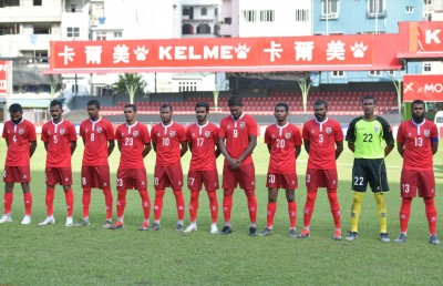 400 ޖޯޒީ ހަމަކުރީ ގަލޮޅު ދަނޑުން ރާއްޖޭގެ ގައުމީ ޖޯޒީ "ވަގަށް ނަގައިގެން"