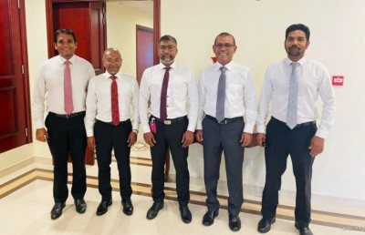 ނަޝީދު، ގާސިމްގެ އެޑްވައިޒަރު އިލްހާމްއާ ބައްދަލުކުރައްވައިފި
