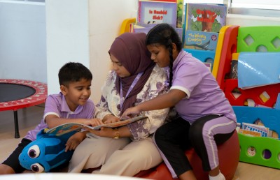 ބީއެމްއެލްގެ އެހީ ސަލާހުއްދީނާއި ހިރިޔާ ސްކޫލުގެ ސެން ކްލާހަށް