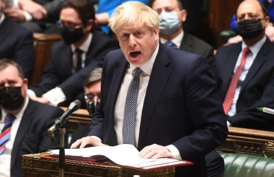 ޕާޓީ ބޭއްވުމުން ބޮރިސް ޖޯންސަން ހޫނުފެނަށް