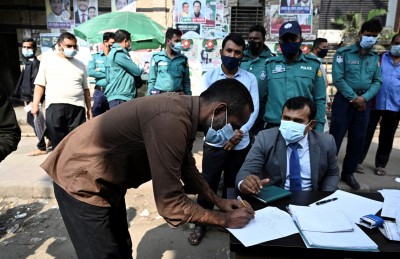 ބަނގްލަދޭޝްގައި ކޮވިޑް ފިޔަވަޅުތައް ހަރުކަށިކޮށްފި