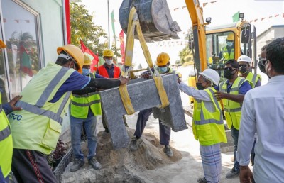 ހޯރަފުށީގެ މަގުތައް ހަދަން ފަށައިފި