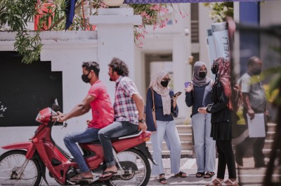 ޔުނިވާސިޓީތަކުގެ އިދާރީ މުވައްޒަފުންނަށް 35 ޕަސެންޓުގެ އެލަވަންސެއް