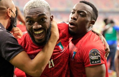 އިކުއެޓޯރިއަލް ގިނީ އަތުން ބަލިވެ އަލްޖީރިއާ އަށް ޝޮކެއް