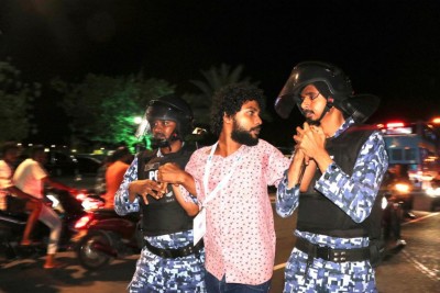 މުޒާހަރާގެ ތެރެއިން ނޫސްވެރިޔަކު ހައްޔަރު ކުރުން ކުށްވެރިކޮށްފި