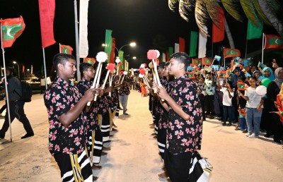 ރައީސް ދިއްދޫގައި، ސަފާގީ ނެށުމާ އެކު ހޫނު މަރުހަބާއެއް