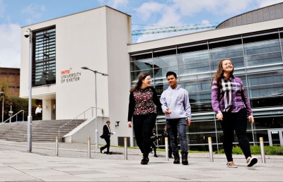 "އަޑުގަދަކަމުން" ޔުނިވަސިޓީއަކުން ވަކިކުރި ލެކްޗަރާއަކަށް ބަދަލަށް 136,000 ޑޮލަރު ދޭން އަމުރުކޮށްފި