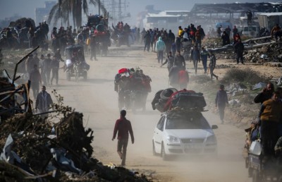 ހުއްދަ ދިނުމާ އެކު ޣައްޒާއަށް ލައްކައިން މީހުން ވަންނަން ފަށައިފި