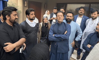 އިމްރާން ޚާން ހައްޔަރުކުރަން އުޅުމުން ޕާޓީ މެމްބަރުންނާއި ފުލުހުންނާ ދެމެދު ހަމަނުޖެހުން